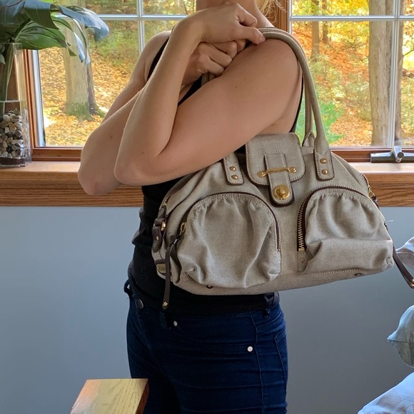 **MINT** condition Botkier purse - Picture 8 of 8